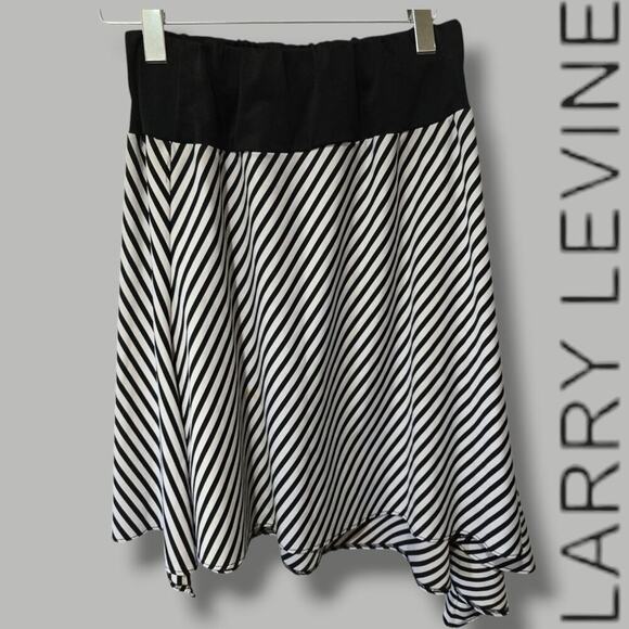 Larry Levine women's black and white pullover asymmetrical skirt - size 8 - Picture 7 of 7